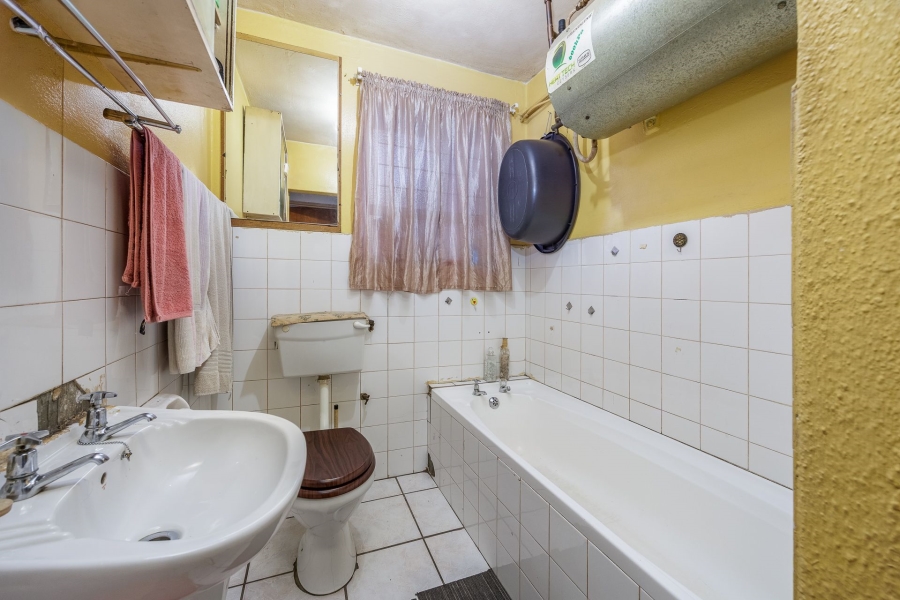 2 Bedroom Property for Sale in Oakdene Western Cape